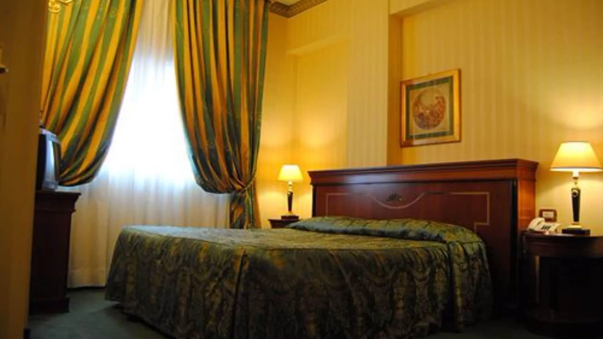 Zanhotel Europa Bolonia 4*,