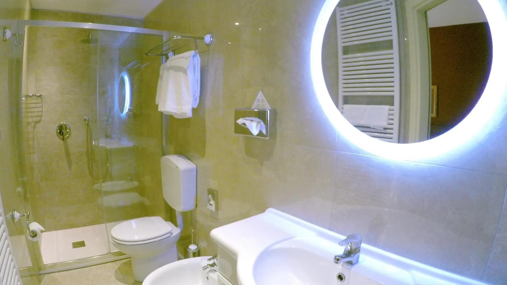 Zanhotel Europa Bologna 4*,