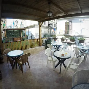 コロンボ 3*, ナポリ イタリア
