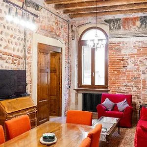 charming-apartment-right-behind-the-arena.hotelinveneto.com/
