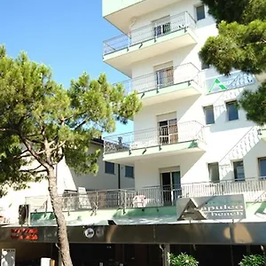 acapulco-beach.hotelslidodijesolo.com/